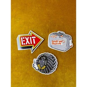 VINTAGE PLASTIC PINS - Set of 3 - Trammell - Exit Arrow - Send 'Um Packin' - 3"